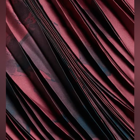 Hutch Enza Tiered One-Shoulder Gown - Picture 7 of 8